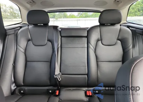 2020 Volvo Xc60 T5 Inscription z USA, uszkodzony, nr VIN YV4102RL8L1534565